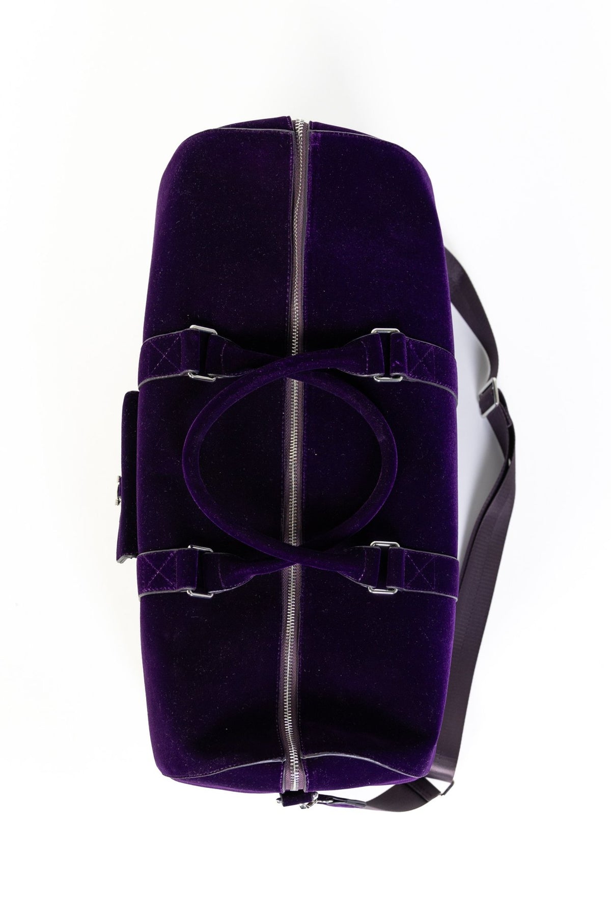 Sac Simón Maison HOYOS, sac de voyage en velours prune profond, fermoir en Y