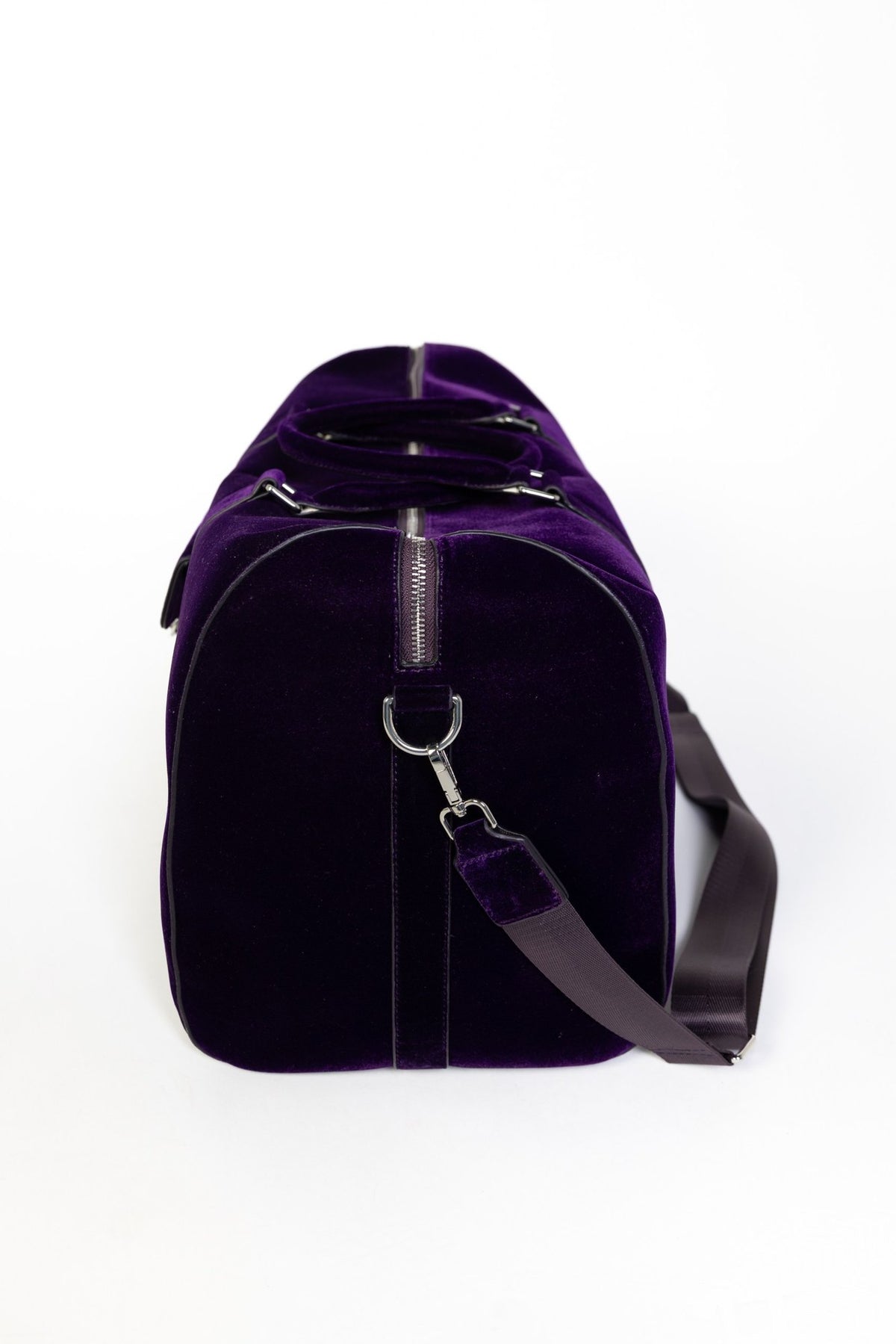 Sac Simón Maison HOYOS, sac de voyage en velours prune profond, fermoir en Y